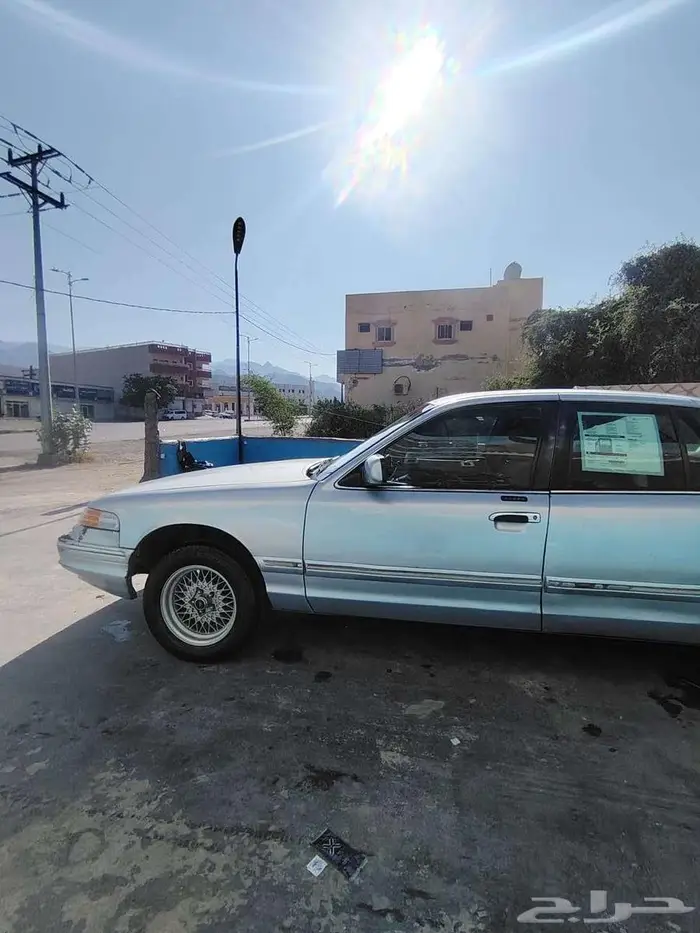 للبيع فورد الفراشة موديل 1997 شغال مكيف مكينه قير طيبة 0