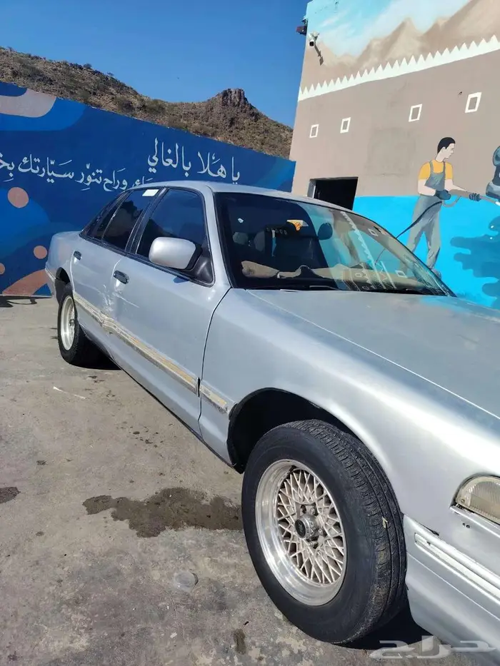 للبيع فورد الفراشة موديل 1997 شغال مكيف مكينه قير طيبة 3