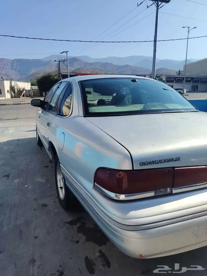 للبيع فورد الفراشة موديل 1997 شغال مكيف مكينه قير طيبة 6