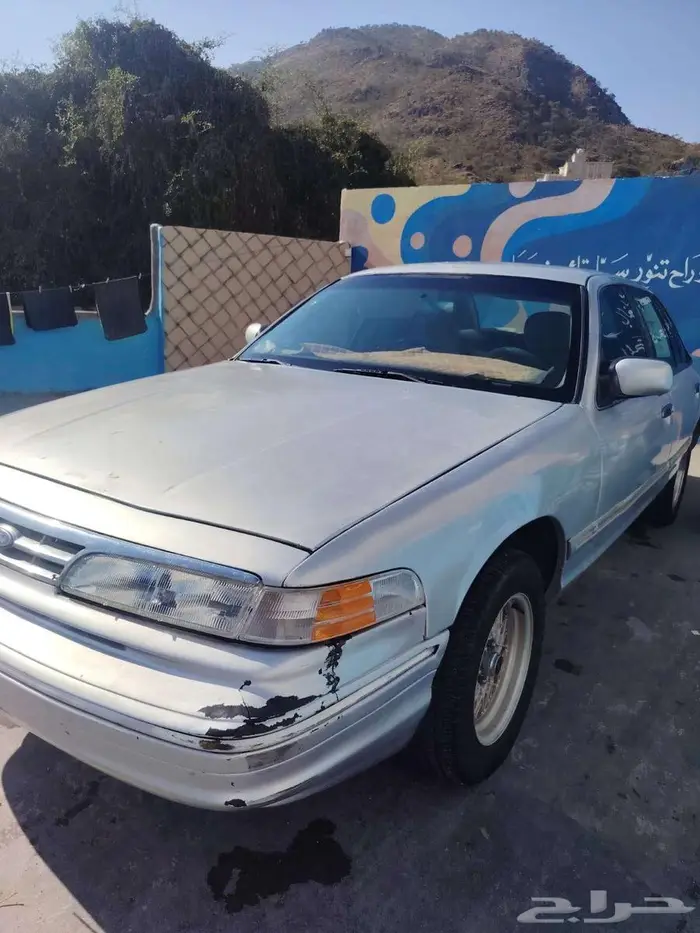 للبيع فورد الفراشة موديل 1997 شغال مكيف مكينه قير طيبة 7