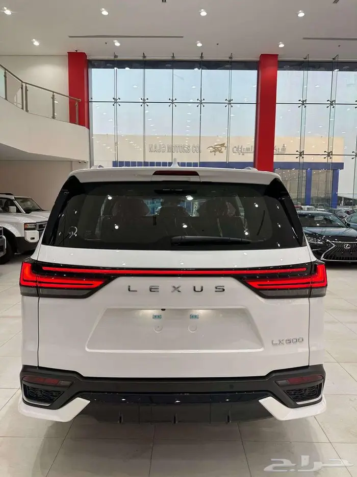 لكزس LX600 اف سبورت - سعودي- 2025 كاش بدون ارباح عرض 50 50 4