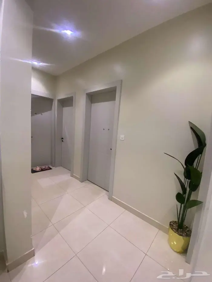 شقة للبيع حي عكاظ مساحة 145.5 11