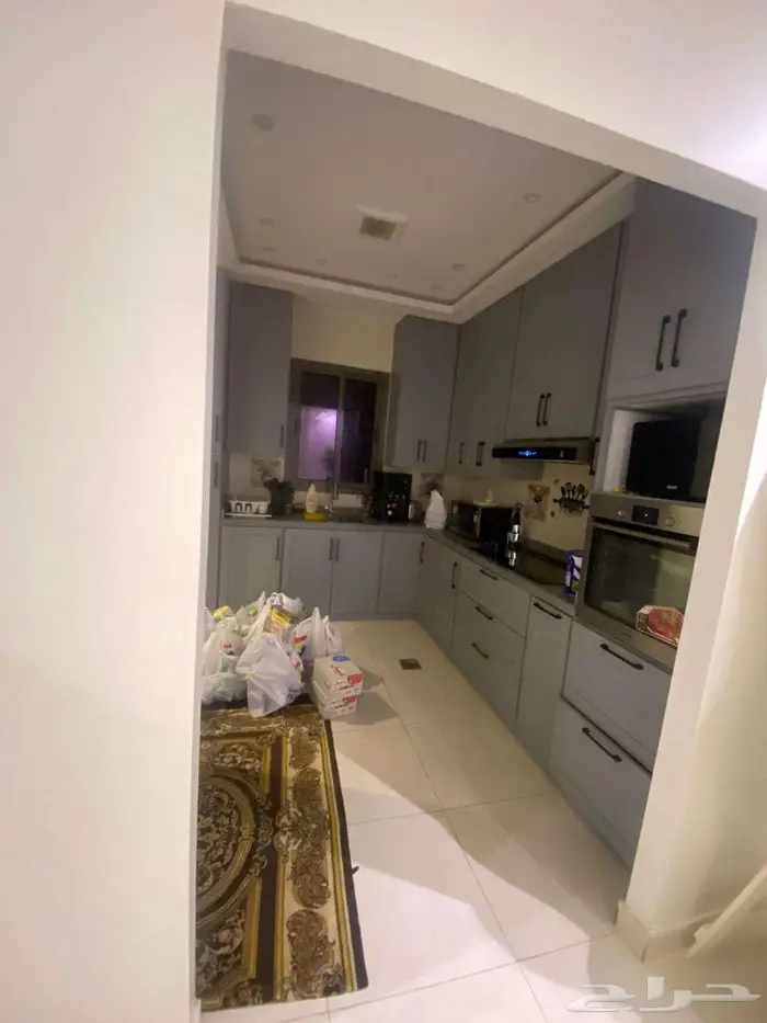 شقة للبيع حي عكاظ مساحة 145.5 7