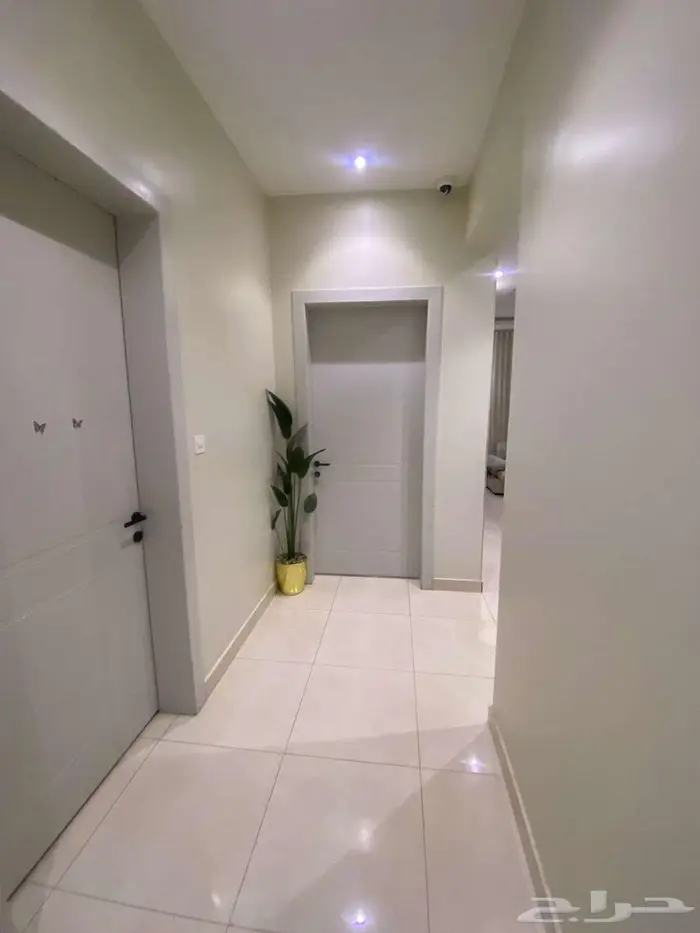 شقة للبيع حي عكاظ مساحة 145.5 10