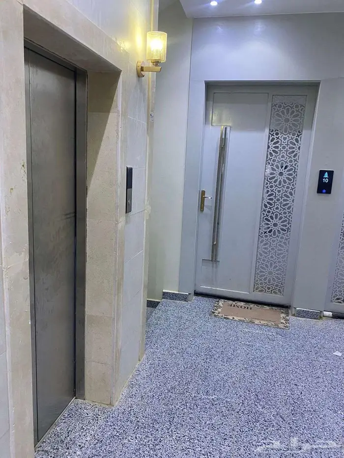 شقة للبيع حي عكاظ مساحة 145.5 2