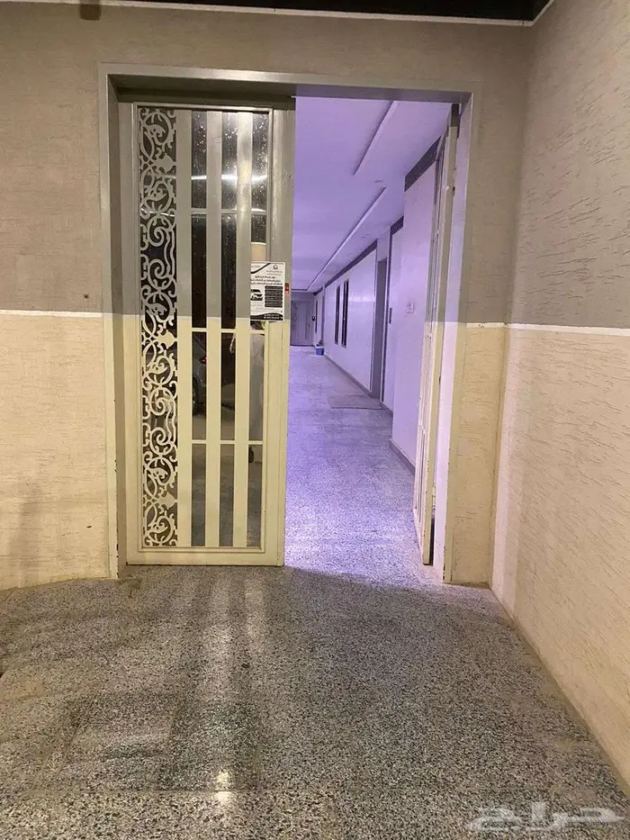 شقة للبيع حي عكاظ مساحة 145.5 6