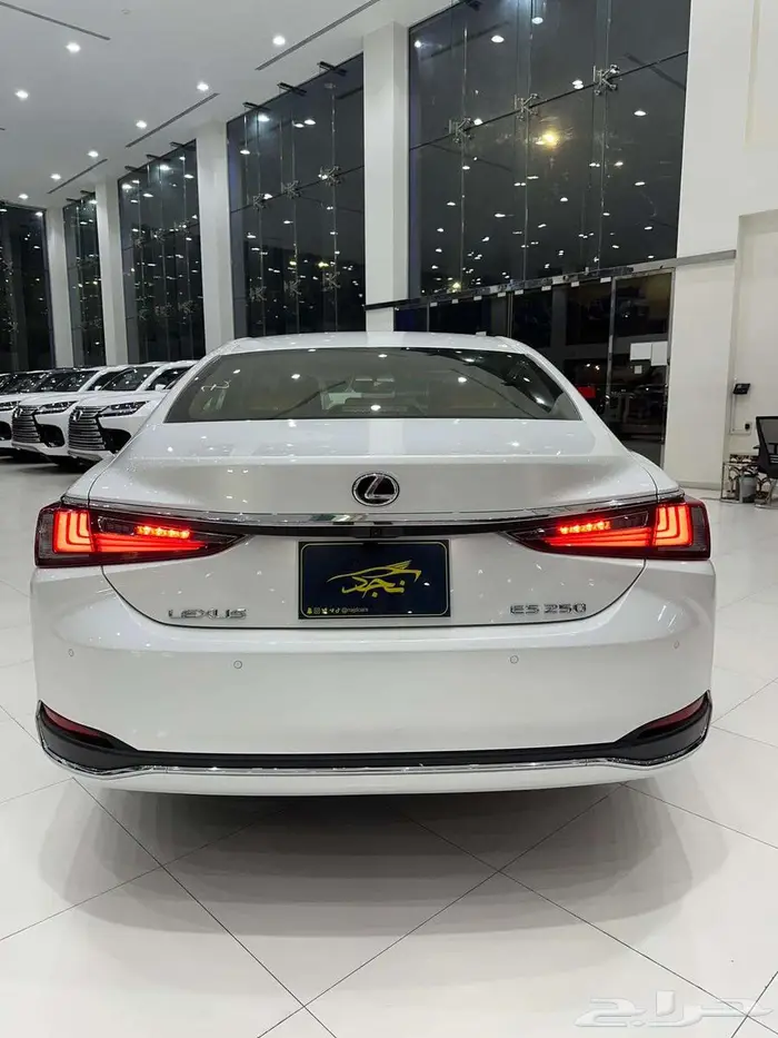 لكزس Es250 موديل 2025 كاش وتقسيط جميع البنوك 5