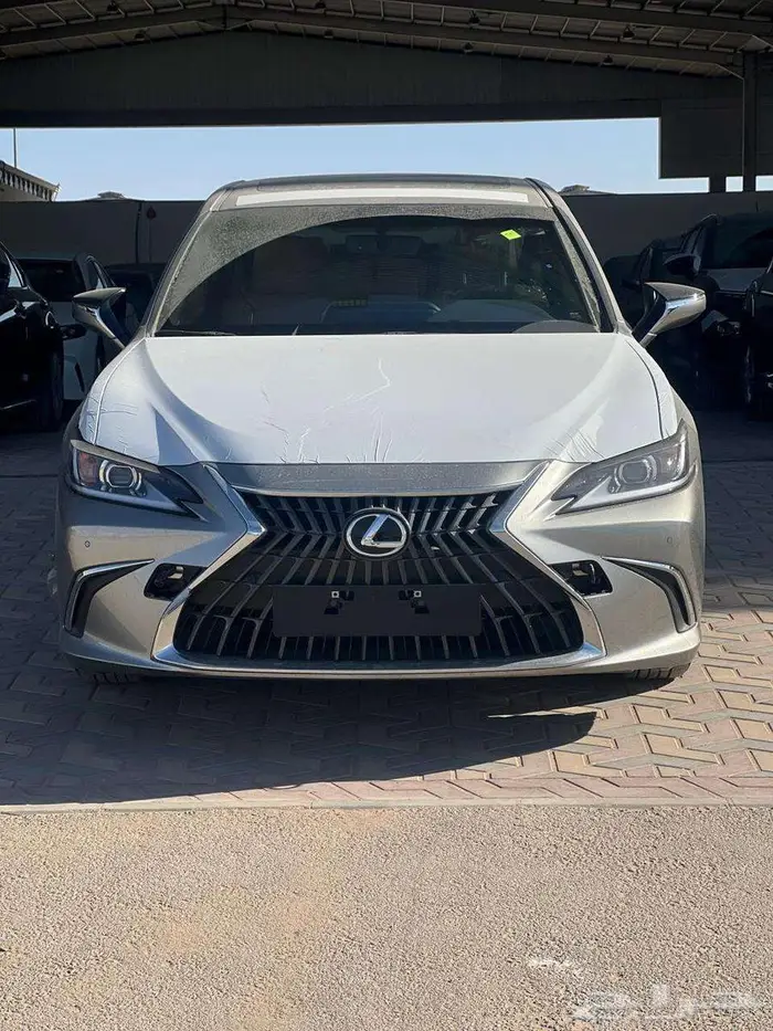 تتوفر فئات لكزس ES 2025 كاش وتقسيط جميع الالوان 2