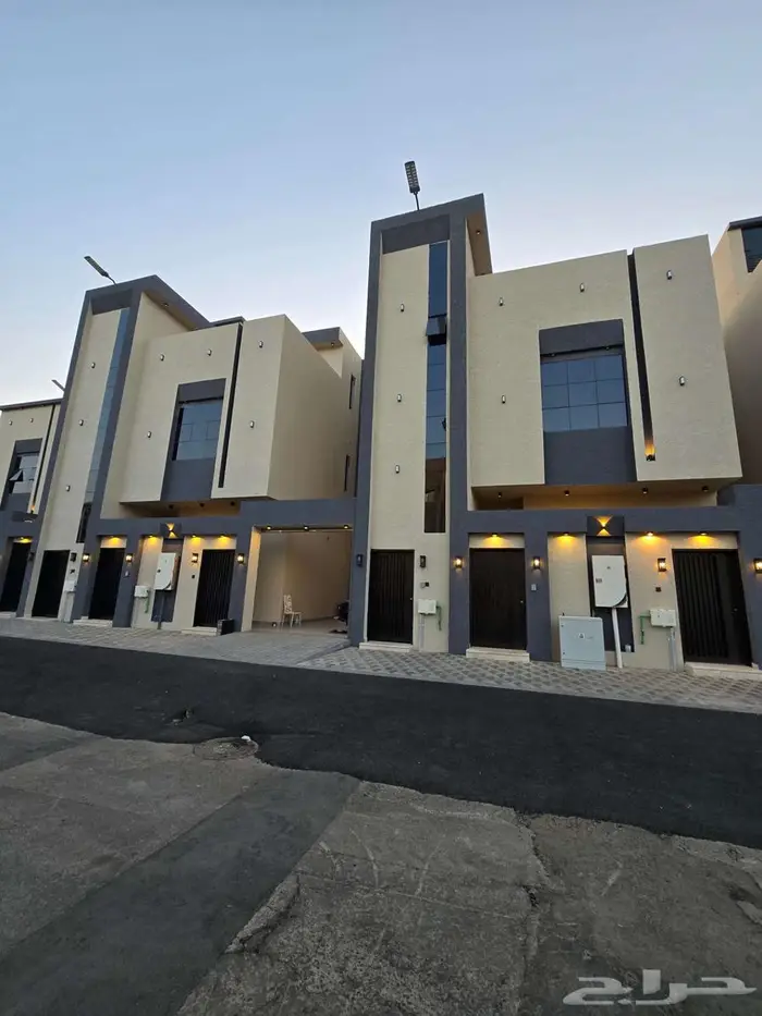 للبيع دور أرضي في عماره دورين 6غرفVIPحوش وبايكه خلف الألماني 2