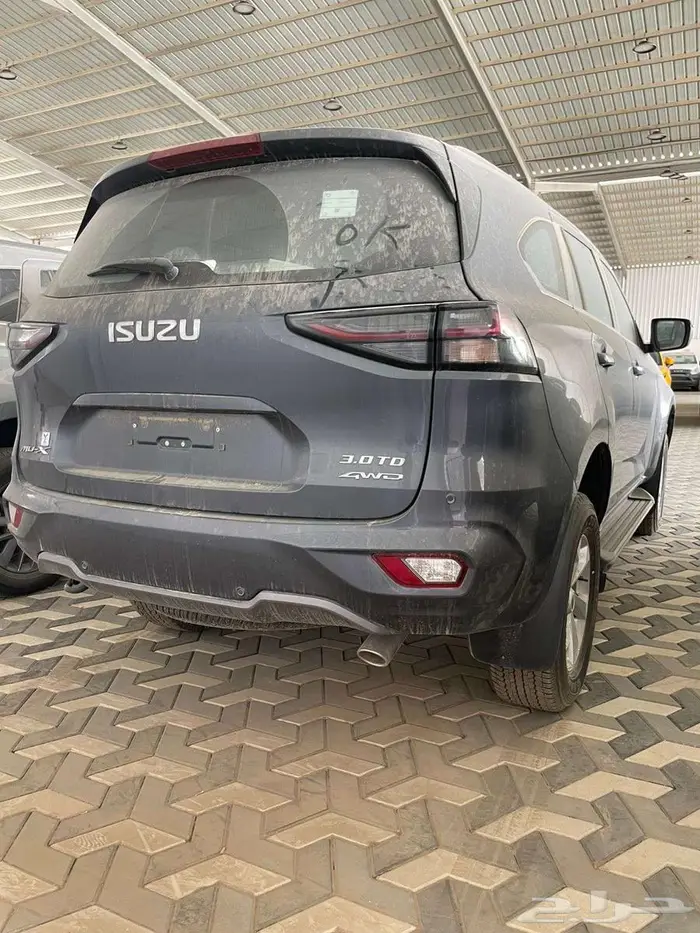 ايسوزو ام يو اكس نص فل 2024 بافضل الاسعار و مختلف الالوان 4