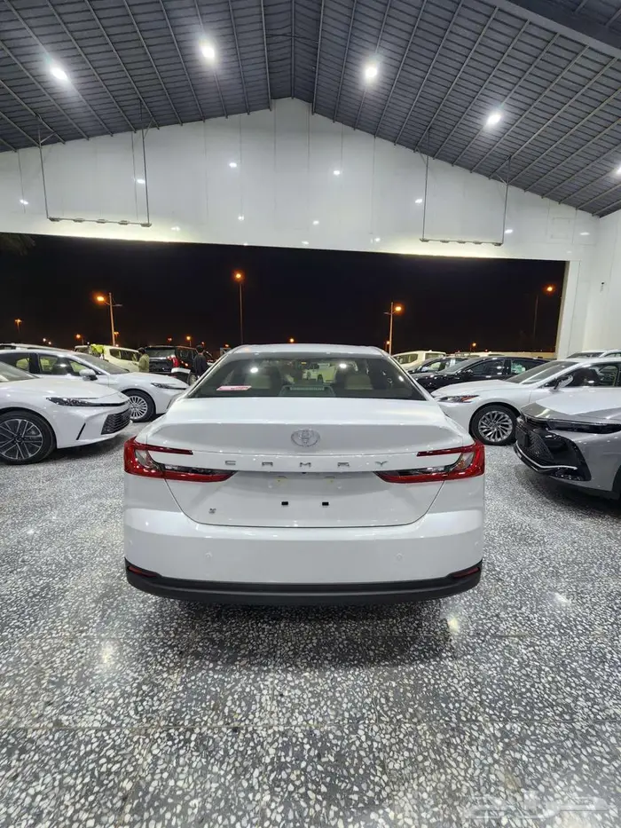 كامري E جنوط 2025 أقل سعر بالسوق 4