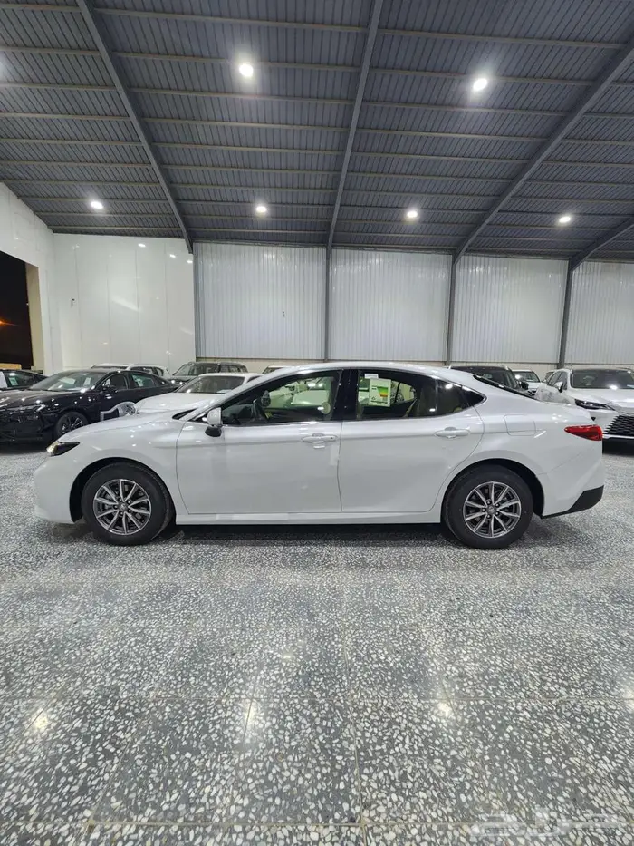 كامري E جنوط 2025 أقل سعر بالسوق 3