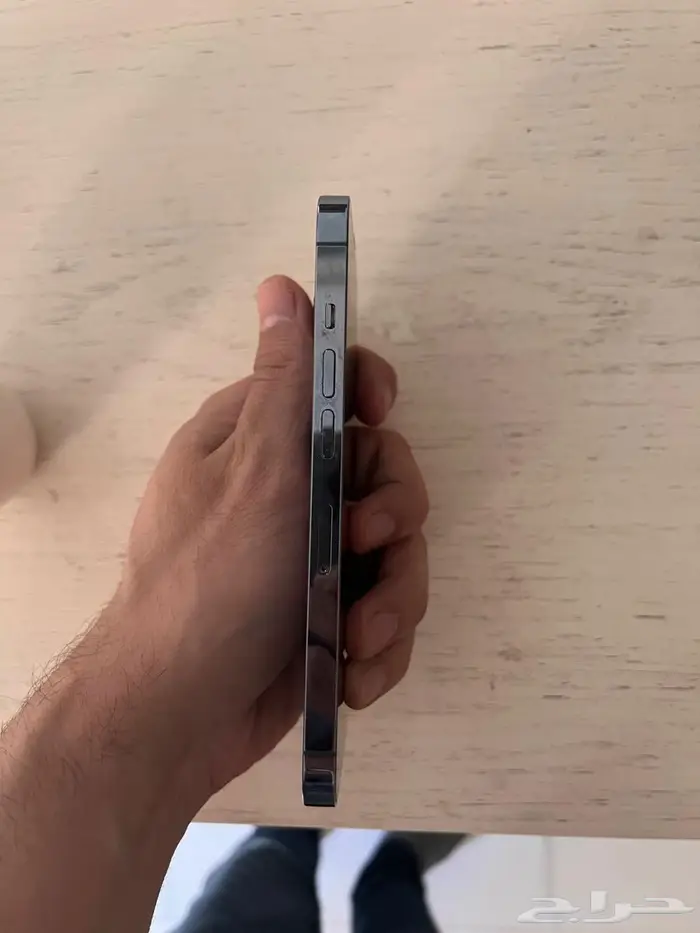 للبيع iPhone 13   سعة 256GB   نظافة 2