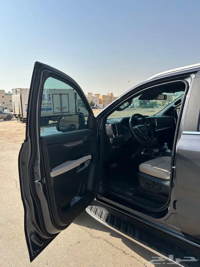 للبيع ايفريست فورد 2025 فل كامل لمتد بحالة الوكالة 6