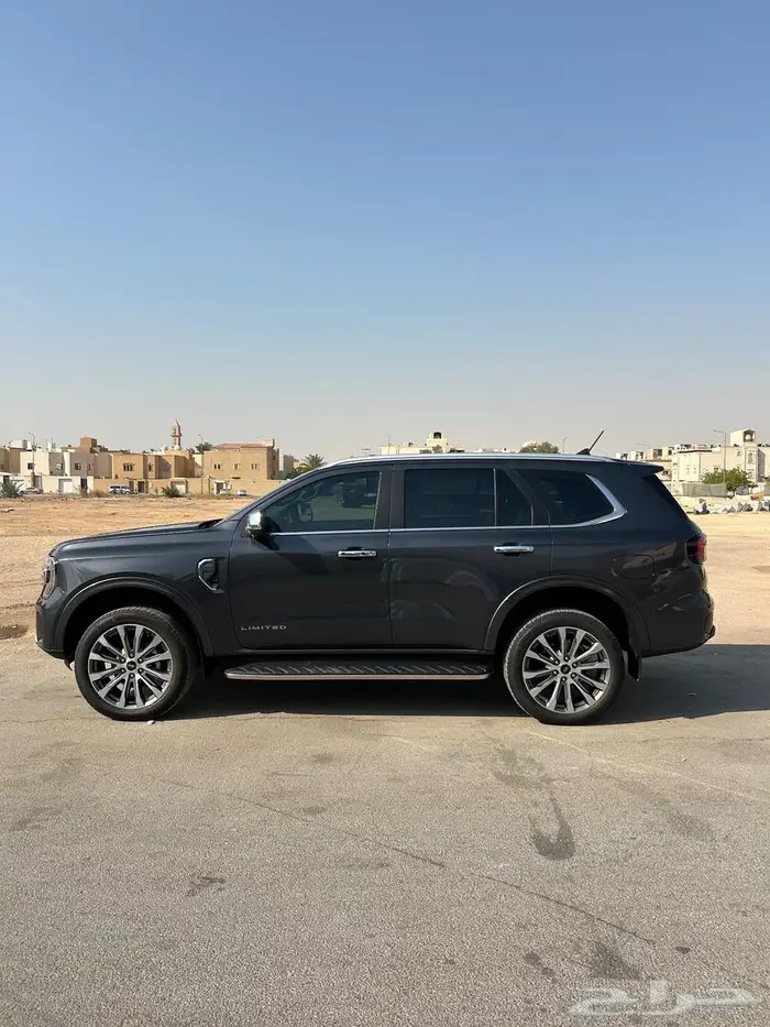 للبيع ايفريست فورد 2025 فل كامل لمتد بحالة الوكالة 0