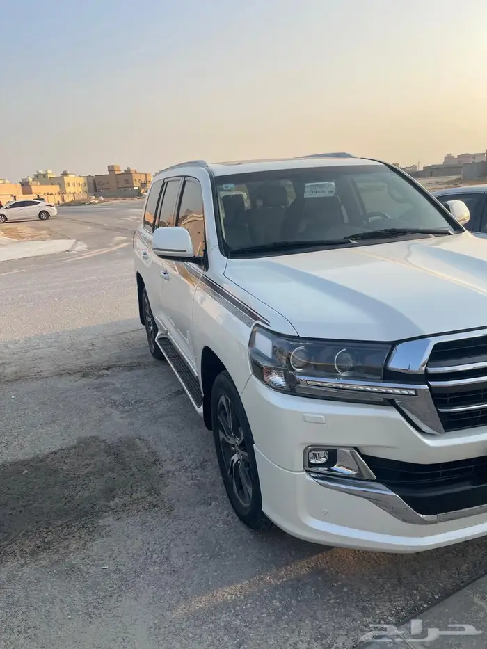 لاندكروزر GXR 2020 2