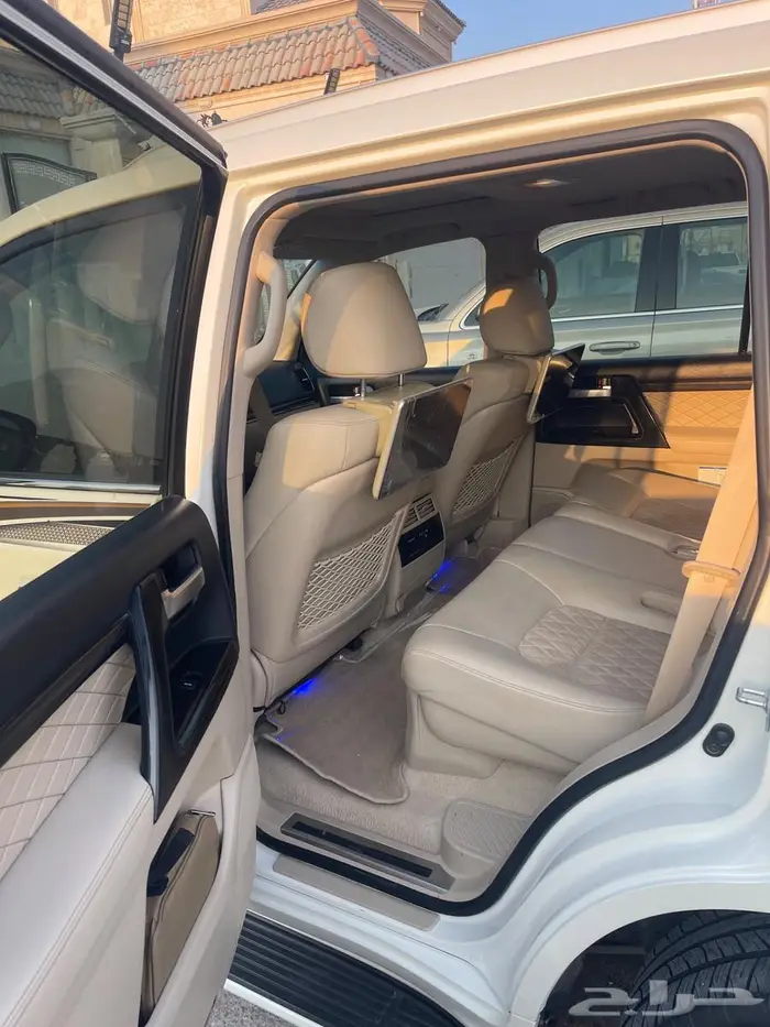 لاندكروزر GXR 2020 1