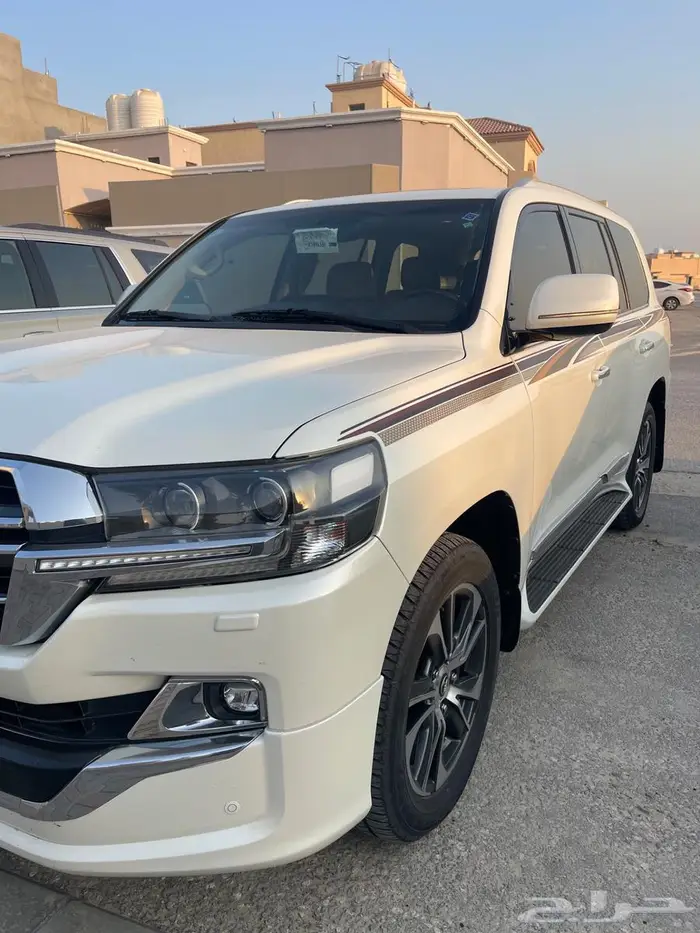 لاندكروزر GXR 2020 8