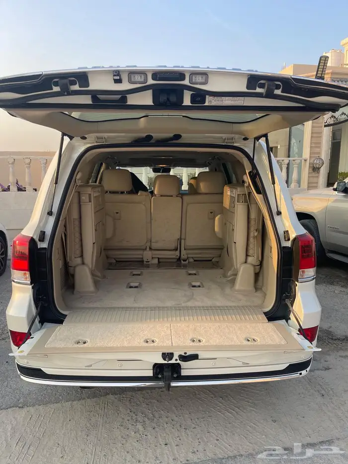 لاندكروزر GXR 2020 4