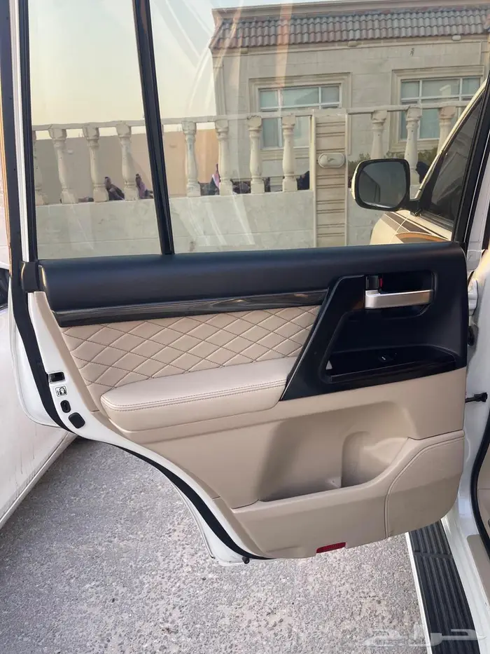 لاندكروزر GXR 2020 9