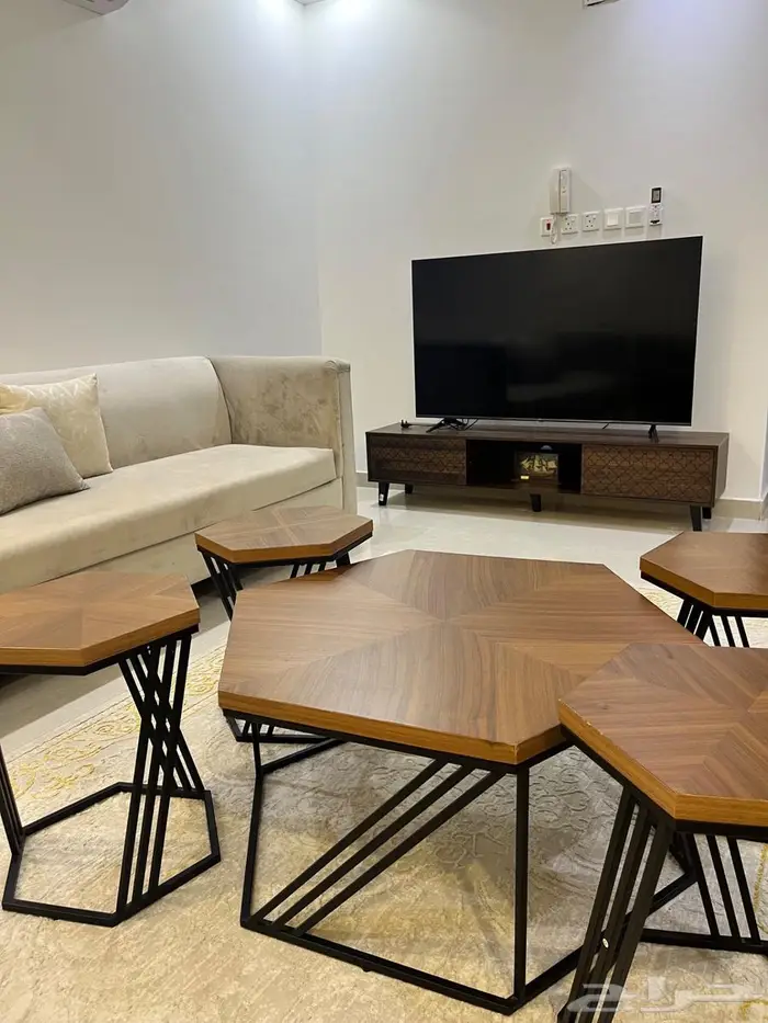 اثاث طاولات طاولة 1