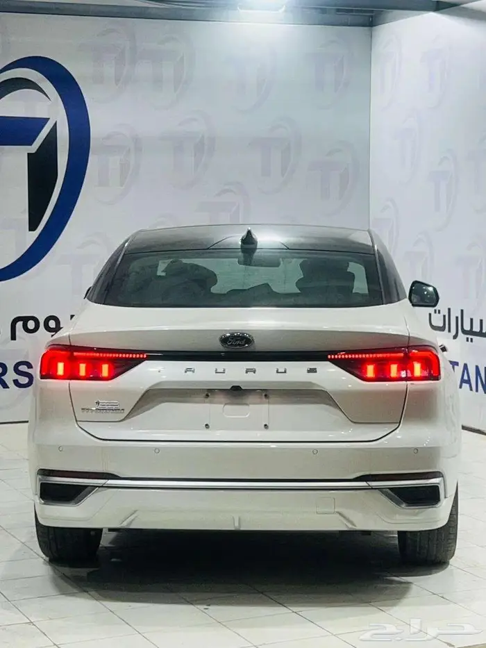 فورد تورس تيتانيوم 2026 4