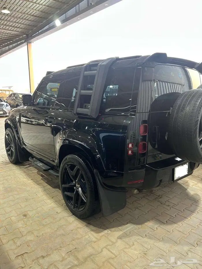 لاندروفر ديفندر 2022 Khan Edition من النوادر خان ادشن 3