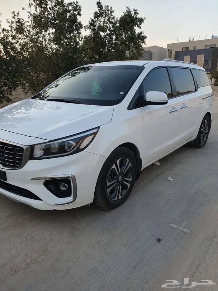 كرينفال 2019 ابيض ديزل 4