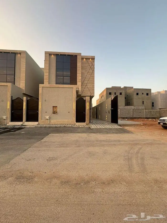 فلل وتاون هاوس وادور للبيع 0