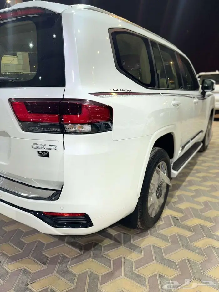 تويوتا لاندكروزر GXR L5 فل كامل تنفس طبيعي 2025 5