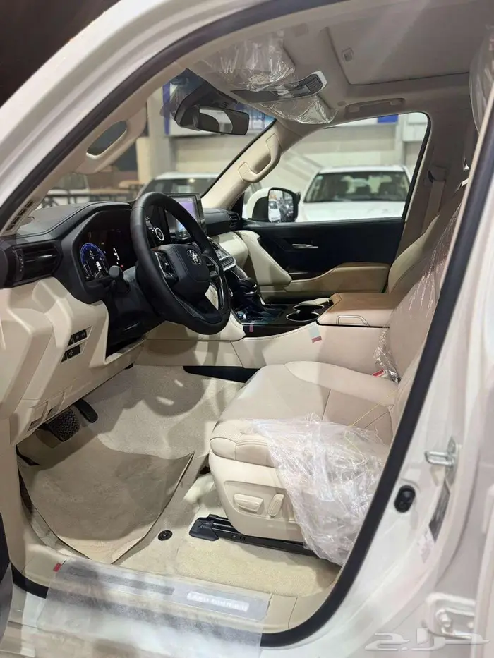 تويوتا لاندكروزر GXR L5 فل كامل تنفس طبيعي 2025 11