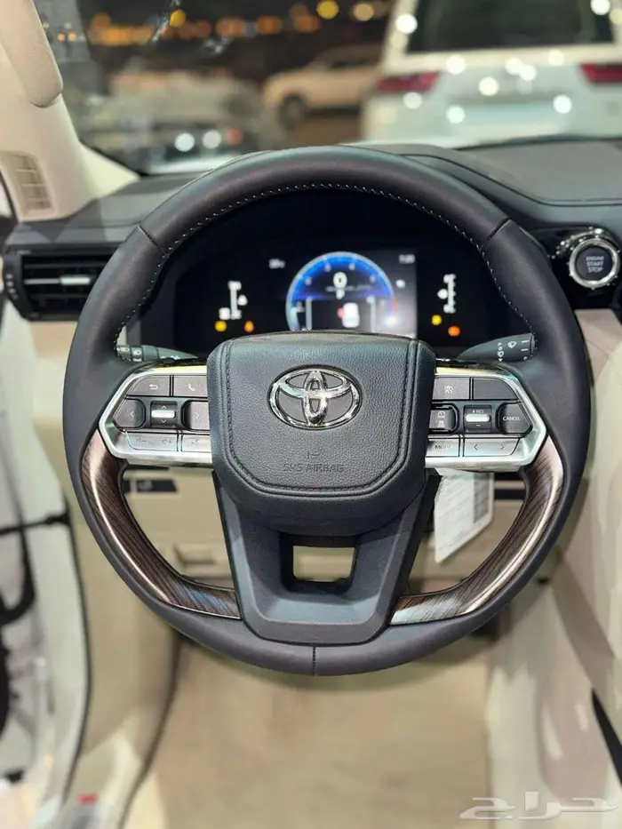 تويوتا لاندكروزر GXR L5 فل كامل تنفس طبيعي 2025 9