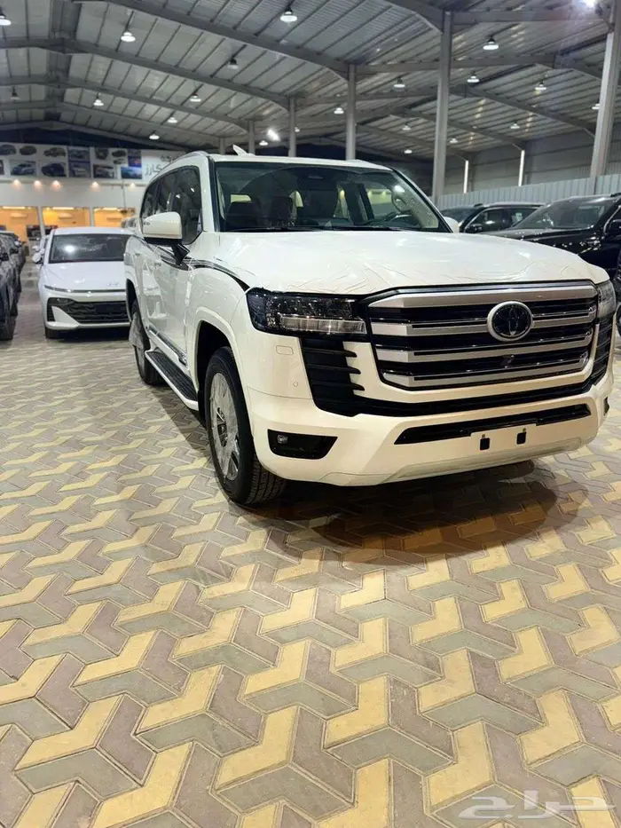 تويوتا لاندكروزر GXR L5 فل كامل تنفس طبيعي 2025 2