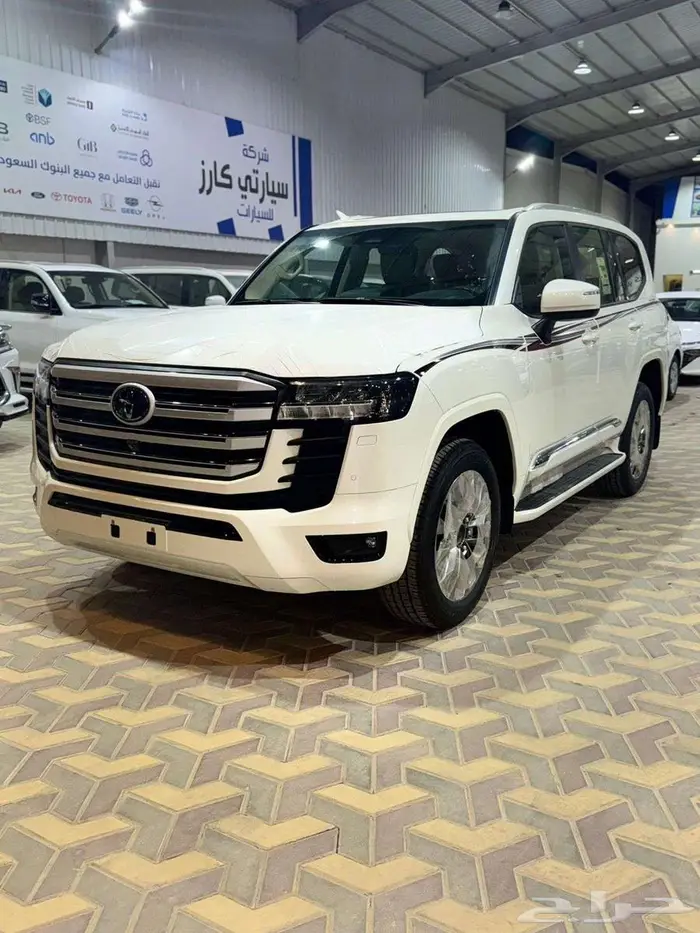 تويوتا لاندكروزر GXR L5 فل كامل تنفس طبيعي 2025 0