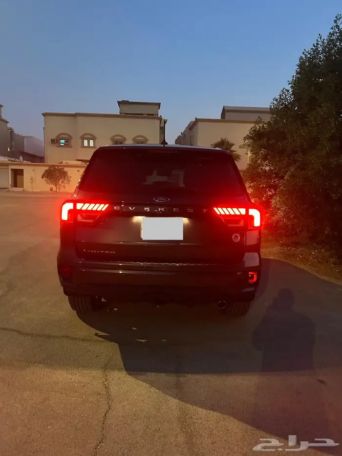 للبيع ايفريست فورد 2025 فل كامل لمتد بحالة الوكالة 10