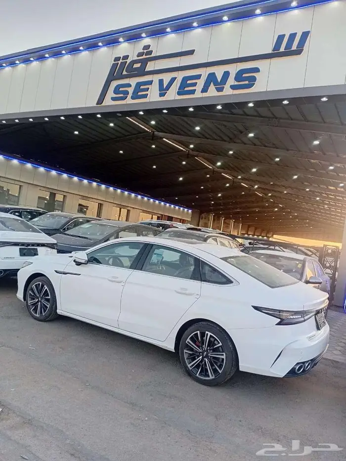 شيري اريزو 8 2025 لكجيري لدى سفنز التجارية للسيارات 5