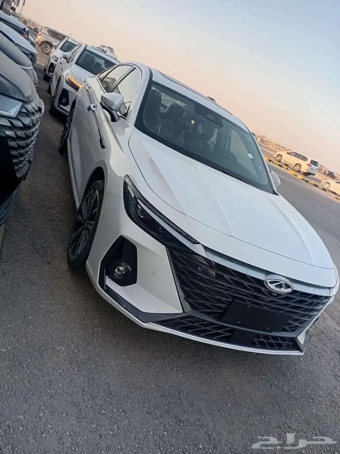 شيري اريزو 8 2025 لكجيري لدى سفنز التجارية للسيارات 1