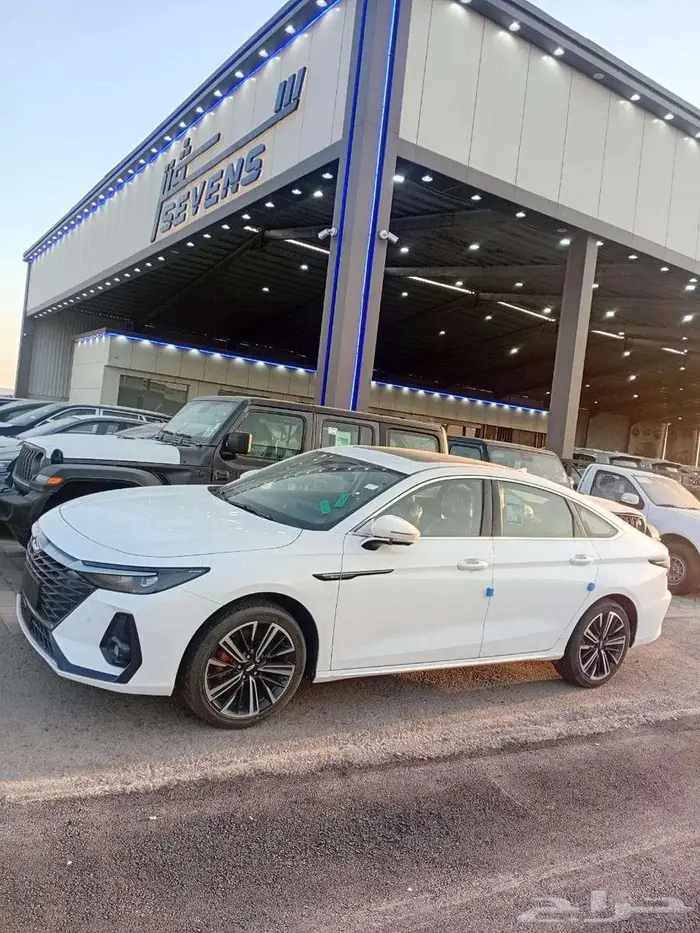 شيري اريزو 8 2025 لكجيري لدى سفنز التجارية للسيارات 4