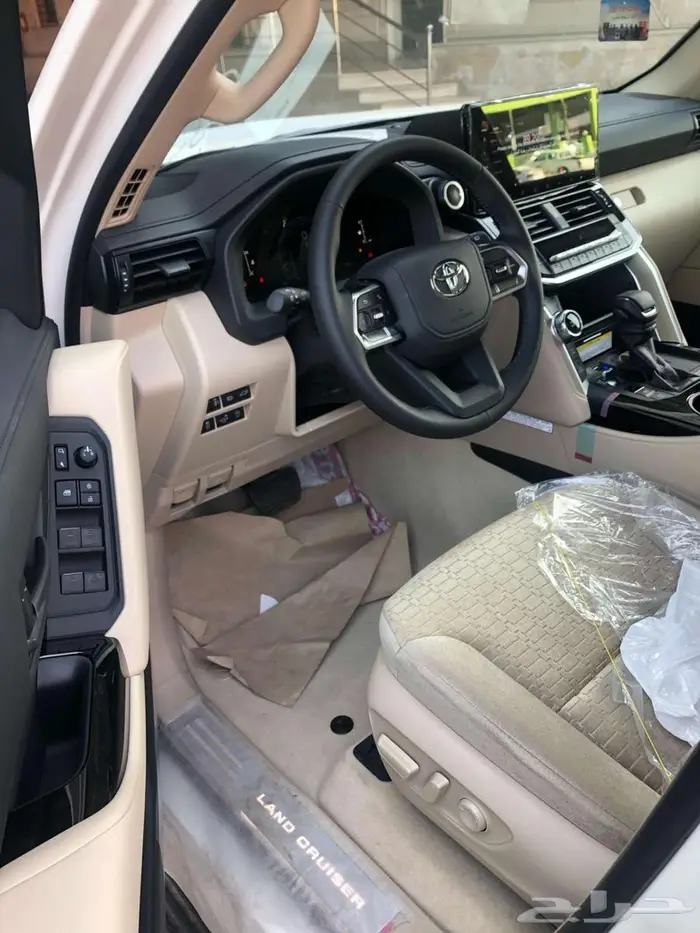 تويوتا جيب لاندكروزر GXR L3 بنزين أبيض 2026 سعودي 4