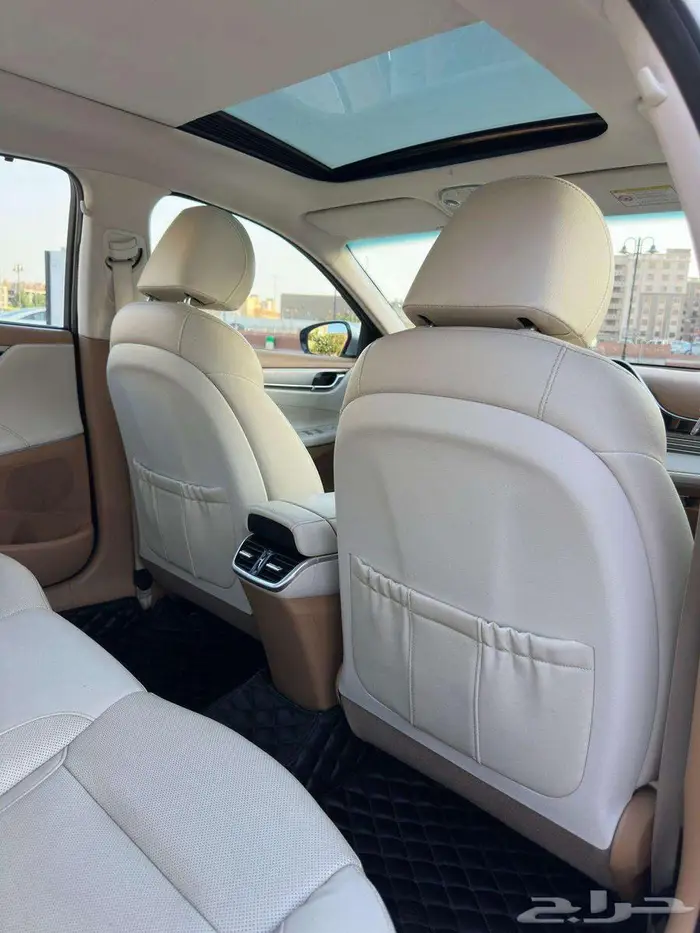 هونداي ازيرا 2023 السعر 69000 الف 10