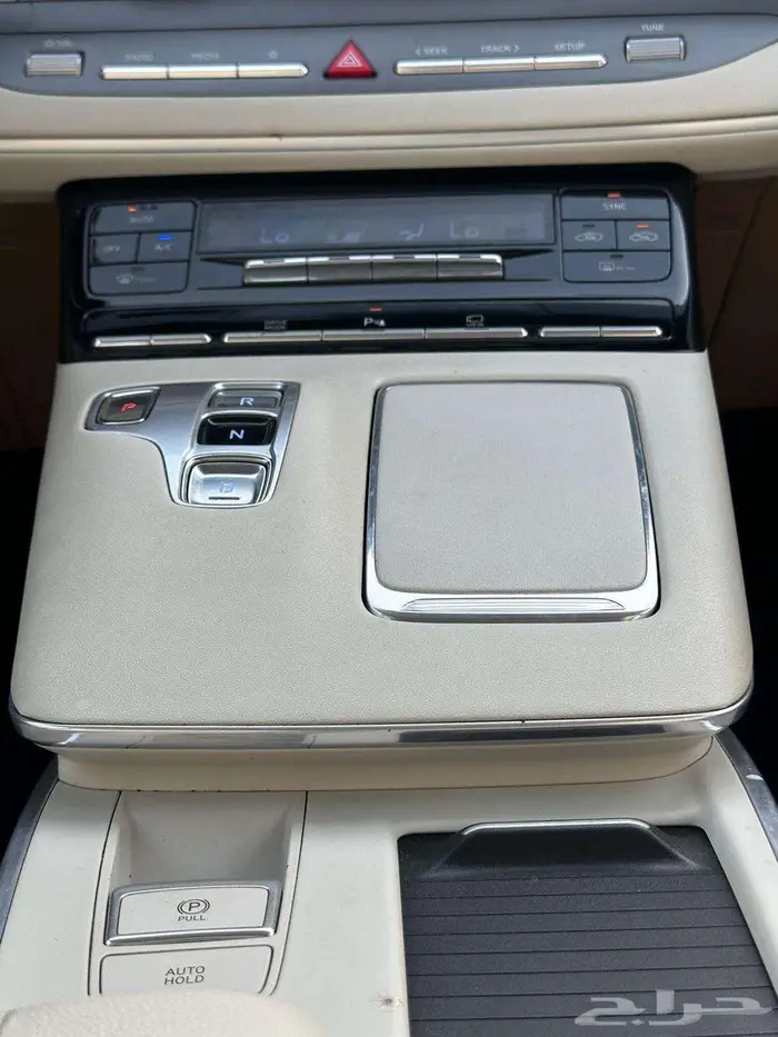 هونداي ازيرا 2023 السعر 69000 الف 12