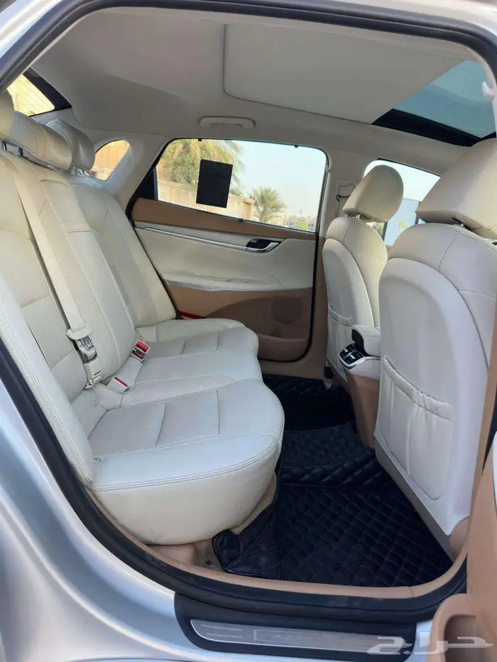 هونداي ازيرا 2023 السعر 69000 الف 15