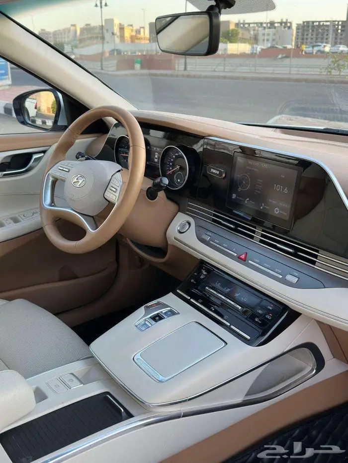 هونداي ازيرا 2023 السعر 69000 الف 6