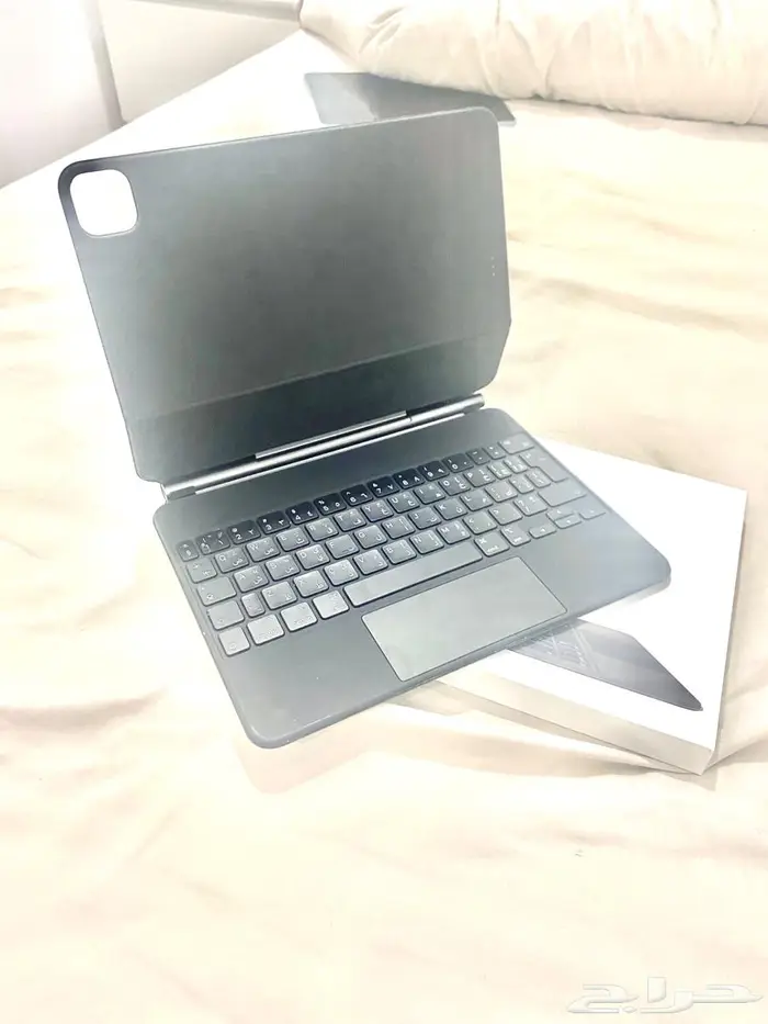 ابل ايباد اير الجيل الرابع 64GB مع كيبورد ابل برو 11 عربي 5