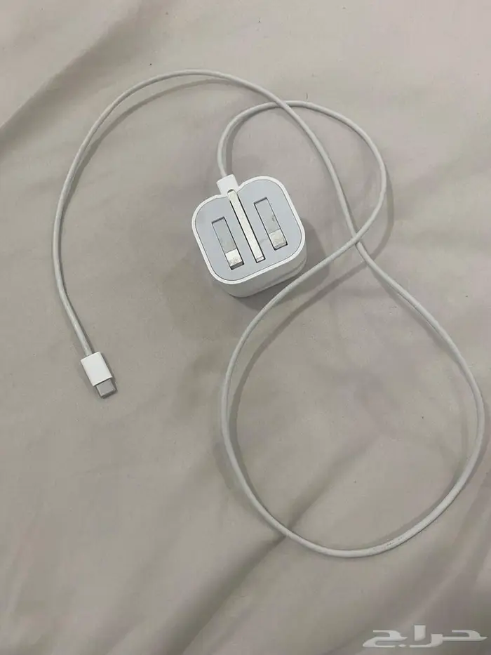 ابل ايباد اير الجيل الرابع 64GB مع كيبورد ابل برو 11 عربي 8