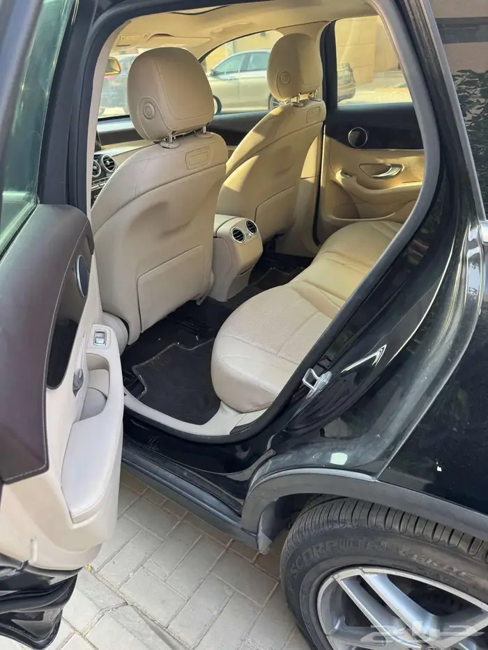 مرسيدس 2018 GLC 250 اسود 5