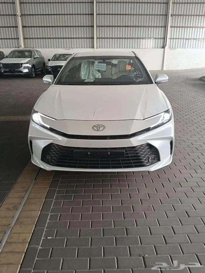 تويوتا كامري E بنزين م 2025 - سعودي 3