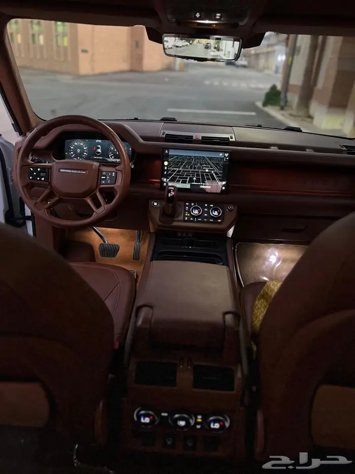 ديفندر 2023 ماشي 40 17