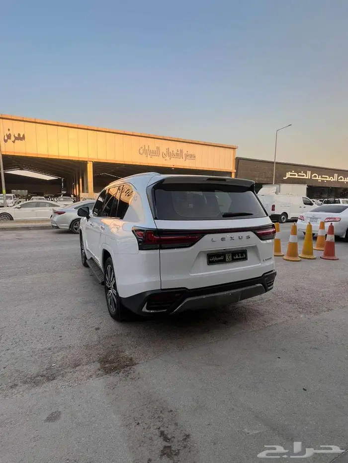 لكزس LX600نوع BBموديل 2024- معرض خلف للسيارات 7