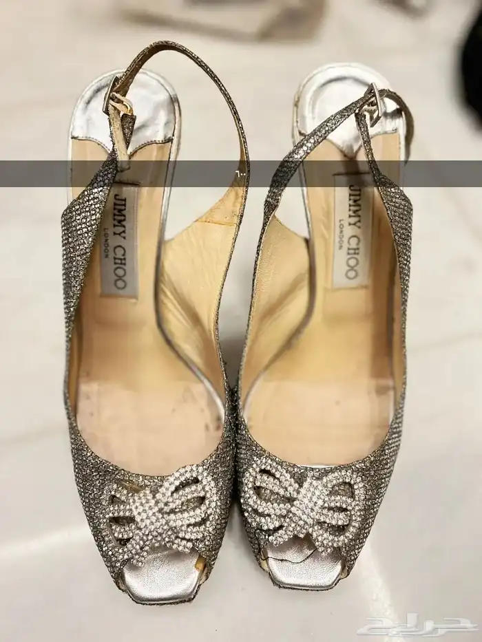 مجموعه من الصنادل والاحذيه من براندات عالميه جديد ومستخدم 48